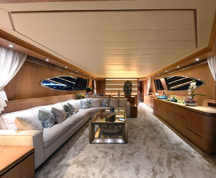 https://www.amayayacht.com/wp-content/uploads/2018/08/amaya-interior.jpg